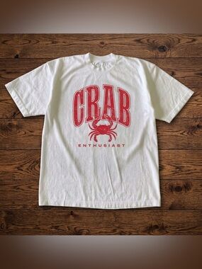 Crab Enthusiast Distressed Red White Nature Lovers Graphic T-Shirt